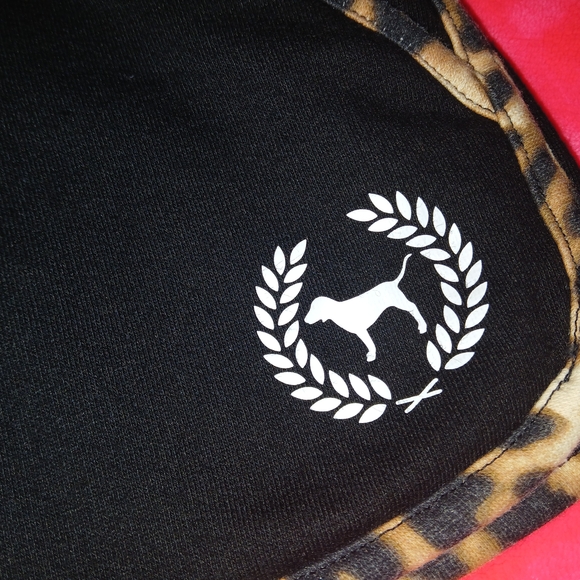 PINK Victoria's Secret Black Shorts with Leopard Trim Dog And Crest VGUC - Picture 3 of 7